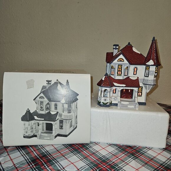 Department 56 "Queen Anne Victorian" Handpainted Ceramic Holiday Village Decor - Picture 9 of 10